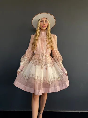 שמלת קיילי ורודה