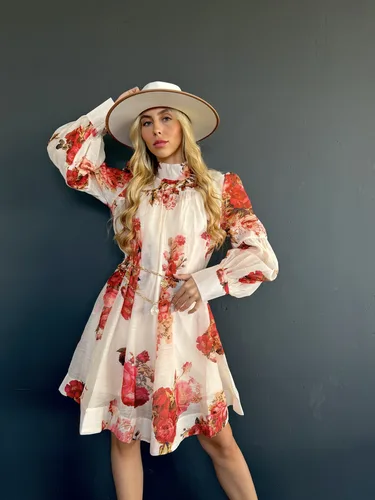 שמלת קיילי באז